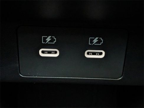 New 2025 Mitsubishi Outlander SE image 21