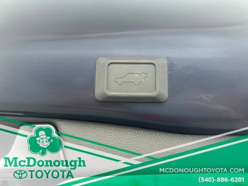 Certified 2025 Toyota RAV4 XLE w/ Convenience Package AWD/4WD image 9