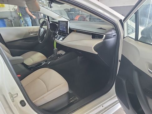 Used 2020 Toyota Corolla LE FWD image 10