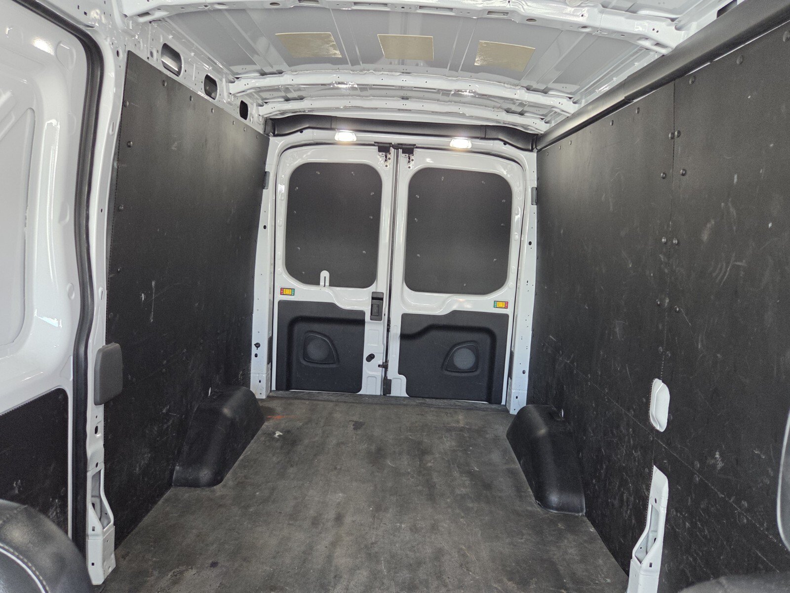 Used 2025 Ford Transit 250 148 Medium Roof w/ Load Area Protection Package RWD image 6