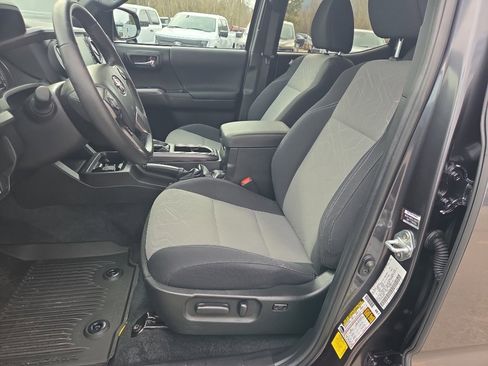 Used 2023 Toyota Tacoma TRD Off-Road w/ Black Out Package (TMS) image 19