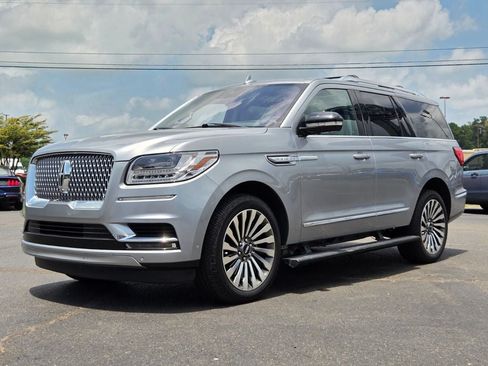 Used 2020 Lincoln Navigator Reserve w/ Luxury Package AWD/4WD image 2
