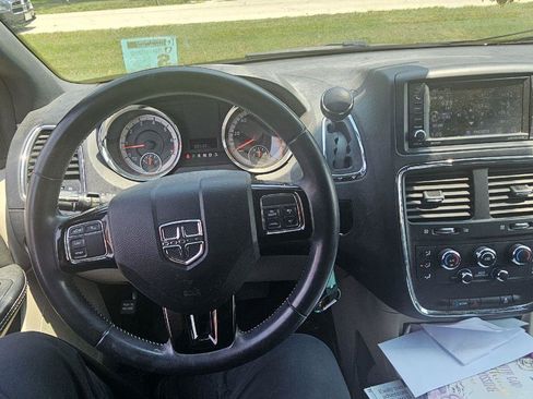 Used 2019 Dodge Grand Caravan SXT FWD image 7