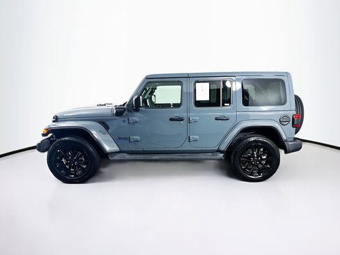 Used 2025 Jeep Wrangler Unlimited Sahara AWD/4WD image 4