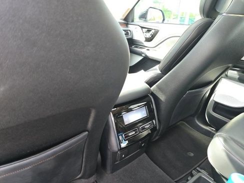 Used 2022 Lincoln Aviator Reserve w/ Equipment Group 201A image 16