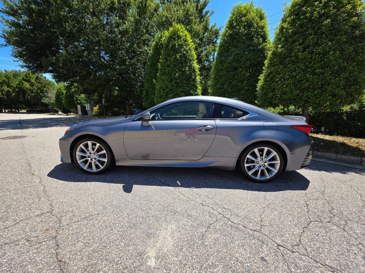 Used 2015 Lexus RC 350 w/ Luxury Package RWD image 2