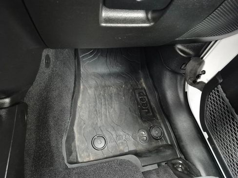 Used 2021 Jeep Wrangler Unlimited Sport image 19