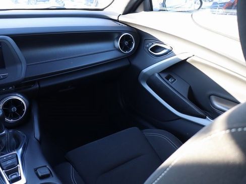 Used 2020 Chevrolet Camaro LT image 32