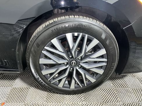 Used 2025 Nissan Altima 2.5 SV image 10