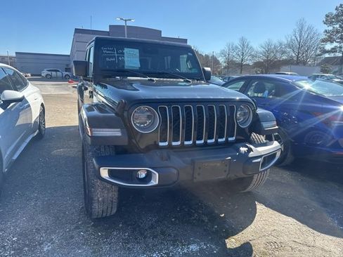 Used 2020 Jeep Gladiator Overland image 2