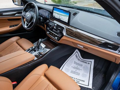 Used 2023 BMW 530e xDrive w/ Premium Package AWD/4WD image 29