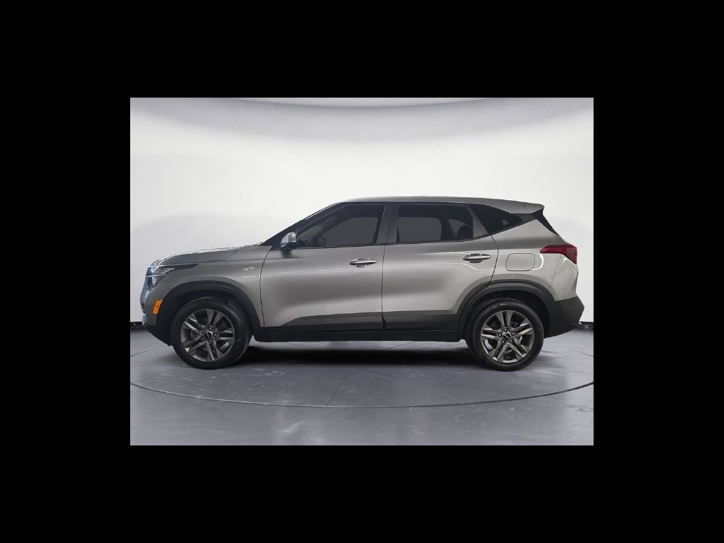 Used 2023 Kia Seltos LX AWD/4WD image 3