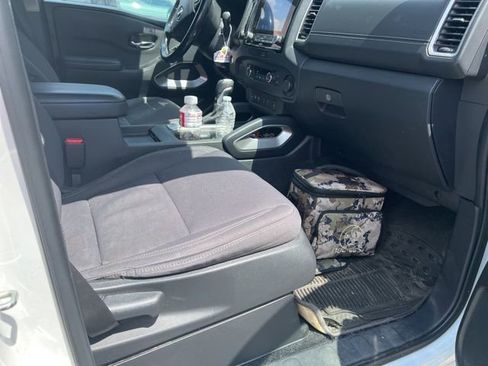 Used 2022 Nissan Frontier SV RWD image 5