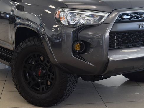 Used 2019 Toyota 4Runner SR5 AWD/4WD image 9