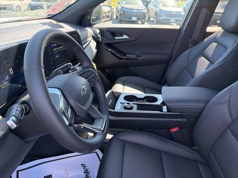 New 2026 Chevrolet Equinox LT w/ Convenience Package II FWD image 7
