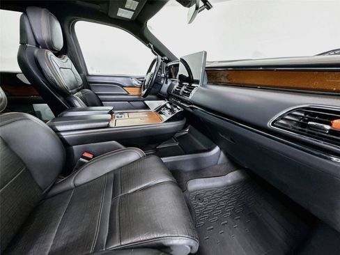 Used 2023 Lincoln Navigator Black Label AWD/4WD image 34