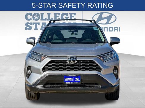 Used 2020 Toyota RAV4 XLE Premium image 5