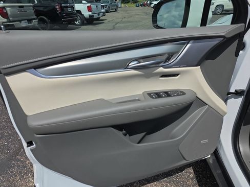 Used 2024 Cadillac XT5 Premium Luxury w/ Technology Package AWD/4WD image 16