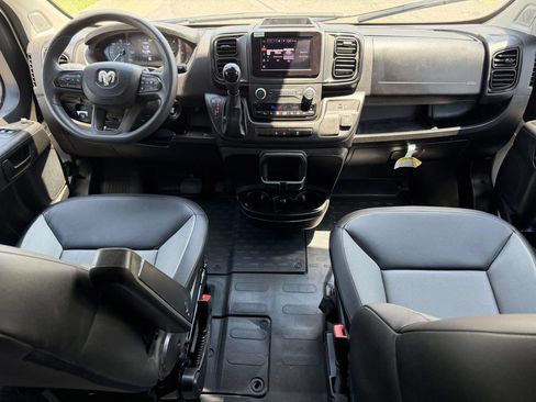 Used 2025 RAM ProMaster 2500 w/ Convenience Group FWD image 2