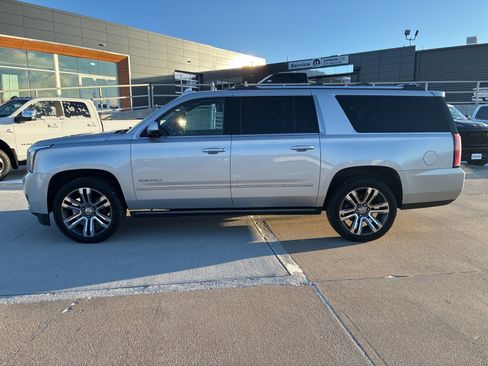 Used 2018 GMC Yukon XL Denali w/ Denali Ultimate Package image 2