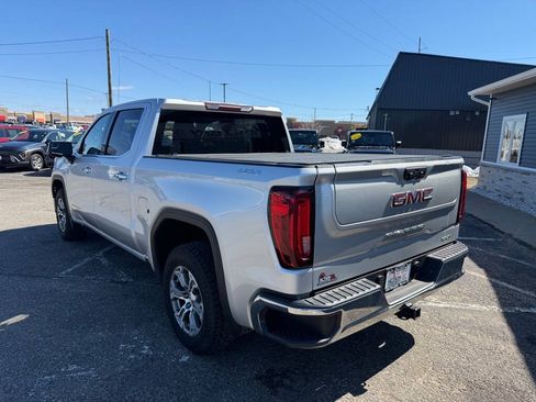 Used 2022 GMC Sierra 1500 SLT w/ SLT Convenience Package AWD/4WD image 3