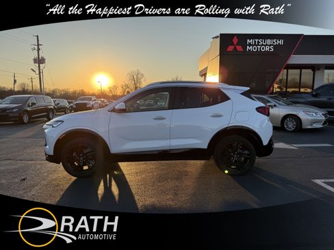 Used 2024 Buick Encore GX Sport Touring image 6