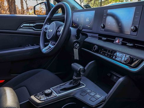 Certified 2023 Kia Sportage LX image 25