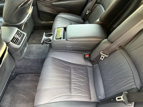 Used 2018 Lexus LS 500 w/ Interior Upgrade Package RWD image 32