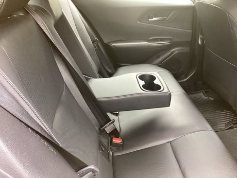 Used 2025 Toyota Prius XLE AWD/4WD image 5