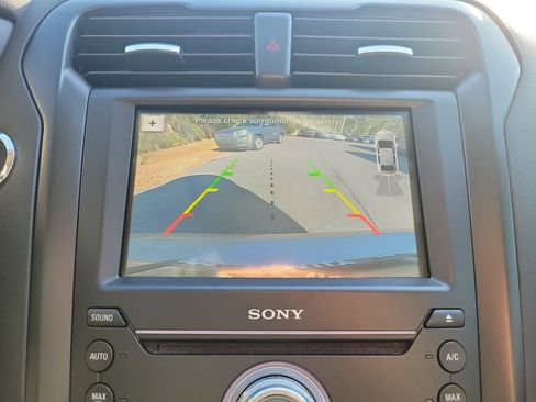 Used 2018 Ford Fusion Titanium image 33