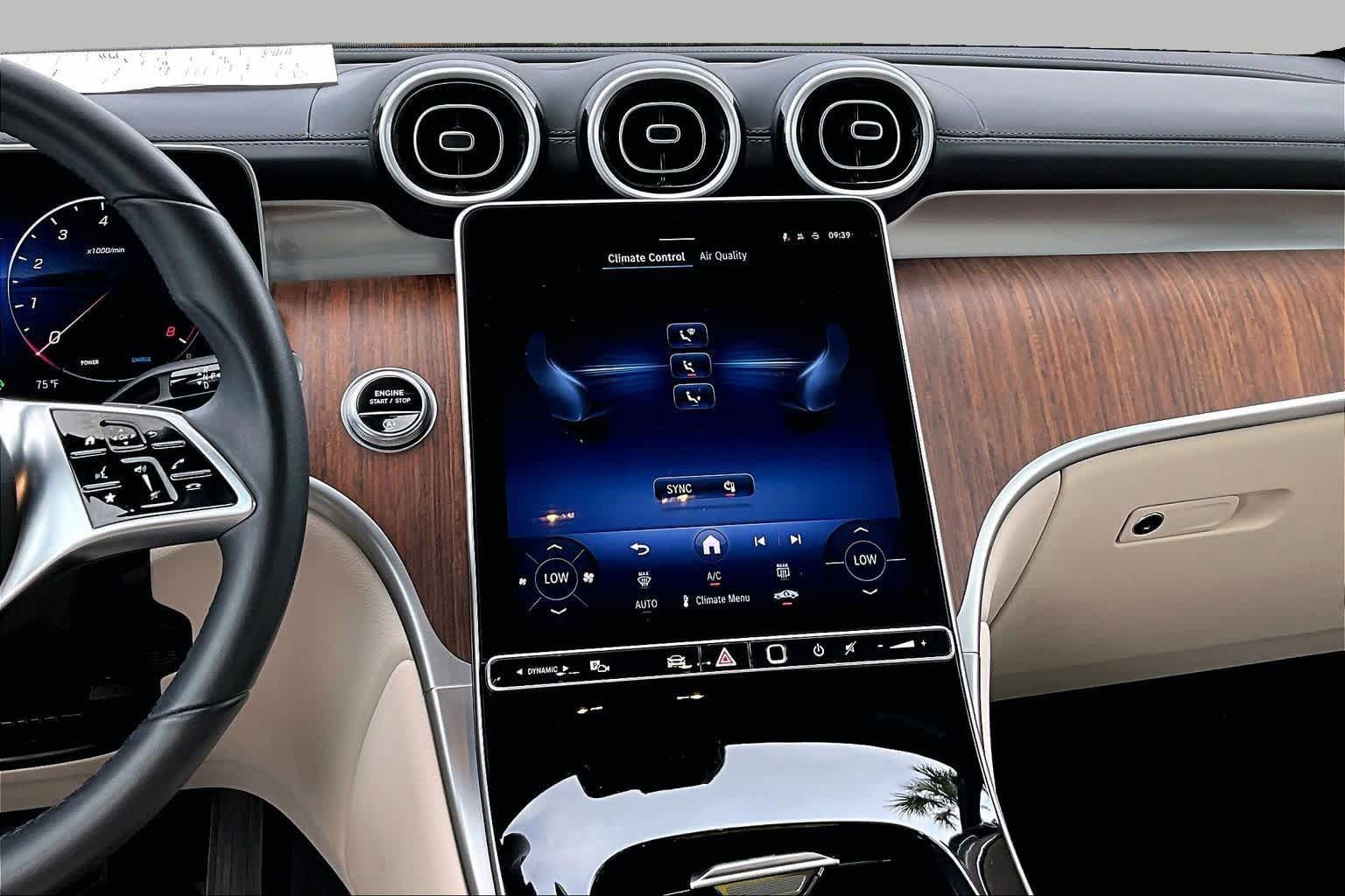 Certified 2025 Mercedes-Benz GLC 300 4MATIC image 7