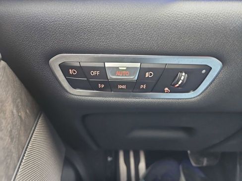 Used 2021 BMW X5 xDrive40i w/ M Sport Package image 18