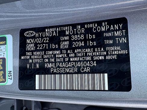 Used 2023 Hyundai Elantra Limited image 27