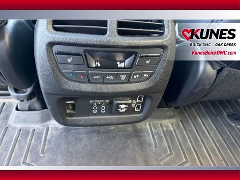 Used 2021 Honda Pilot Touring image 10