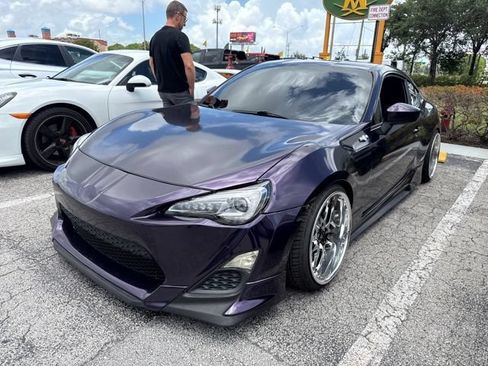Used 2014 Scion FR-S RWD image 3