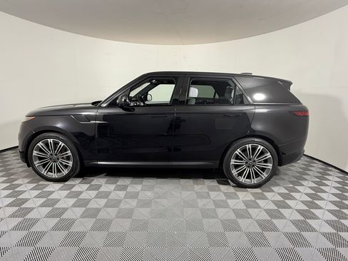 Used 2023 Land Rover Range Rover Sport SE AWD/4WD image 2