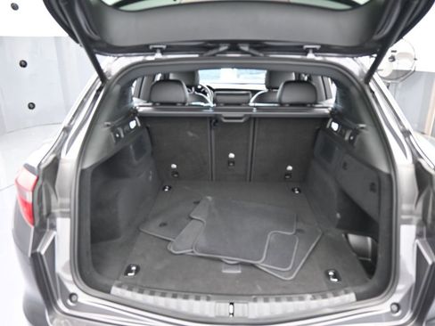 Used 2023 Alfa Romeo Stelvio Sprint image 42