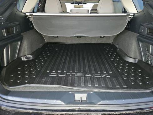Used 2025 Subaru Outback Premium AWD/4WD image 39