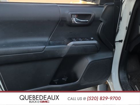 Used 2017 Toyota Tacoma TRD Sport w/ Premium & Technology Package image 13