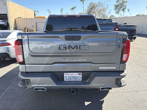 Used 2021 GMC Sierra 1500 Elevation w/ LPO, Elevation Black Package AWD/4WD image 4