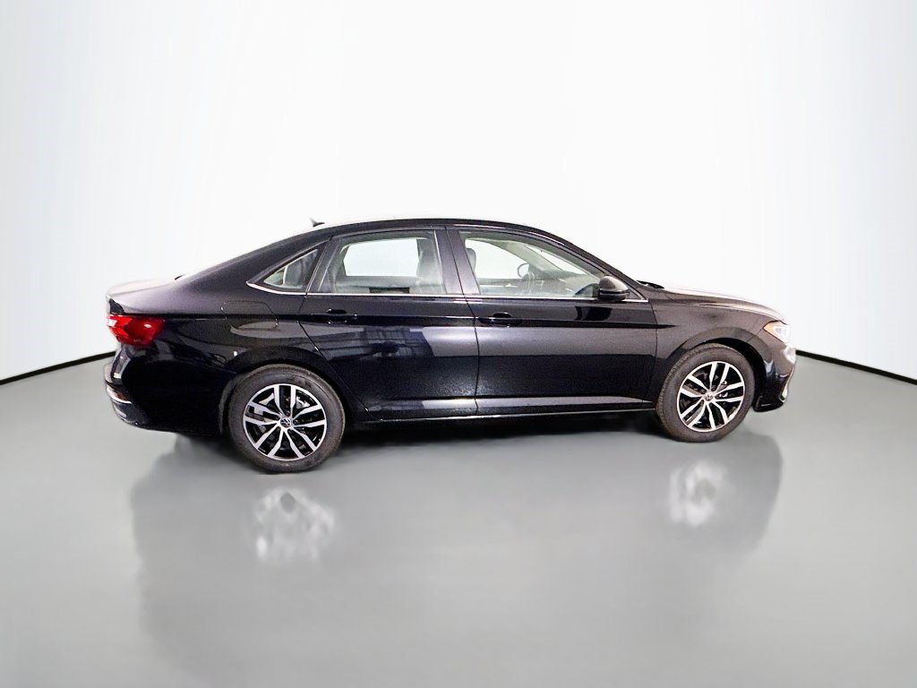 Used 2025 Volkswagen Jetta SE FWD image 11