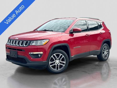 Used 2018 Jeep Compass Latitude w/ Popular Equipment Group AWD/4WD image 1