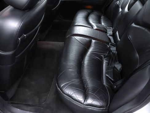 Used 1995 Lincoln Town Car Signature image 7