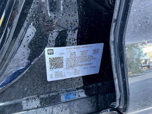 Used 2025 Chevrolet Traverse LT image 33