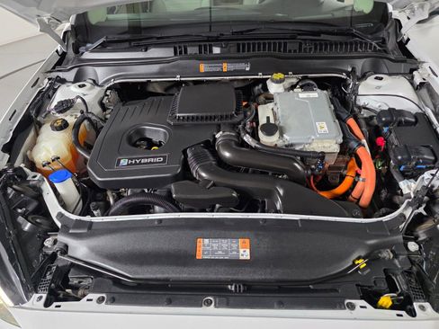 Used 2019 Ford Fusion SE FWD image 13