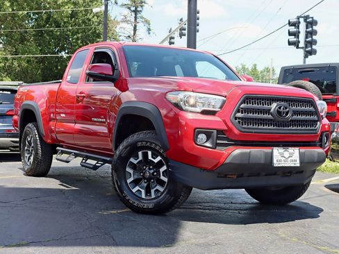 Used 2016 Toyota Tacoma TRD Sport AWD/4WD image 8