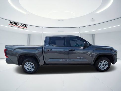 Used 2025 Toyota Tundra SR5 AWD/4WD image 2