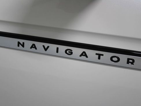 New 2025 Lincoln Navigator L Reserve image 11