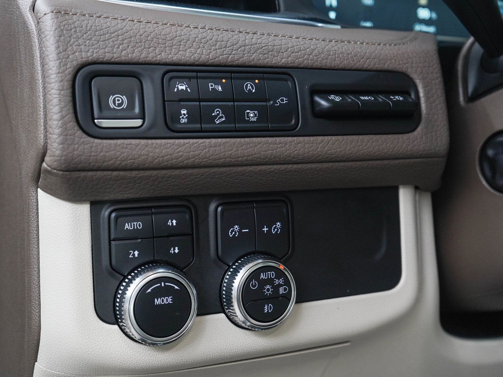 Used 2022 GMC Yukon Denali AWD/4WD image 27