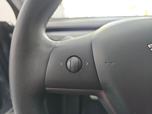 Used 2020 Tesla Model 3 Performance image 16